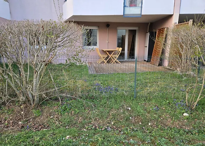 La Résidence Des Poètes * Digione